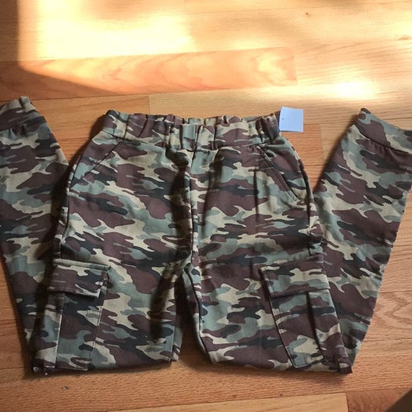 Parisian Camouflage Pocket Detail Cargo Joggers - Picture 8 of 8